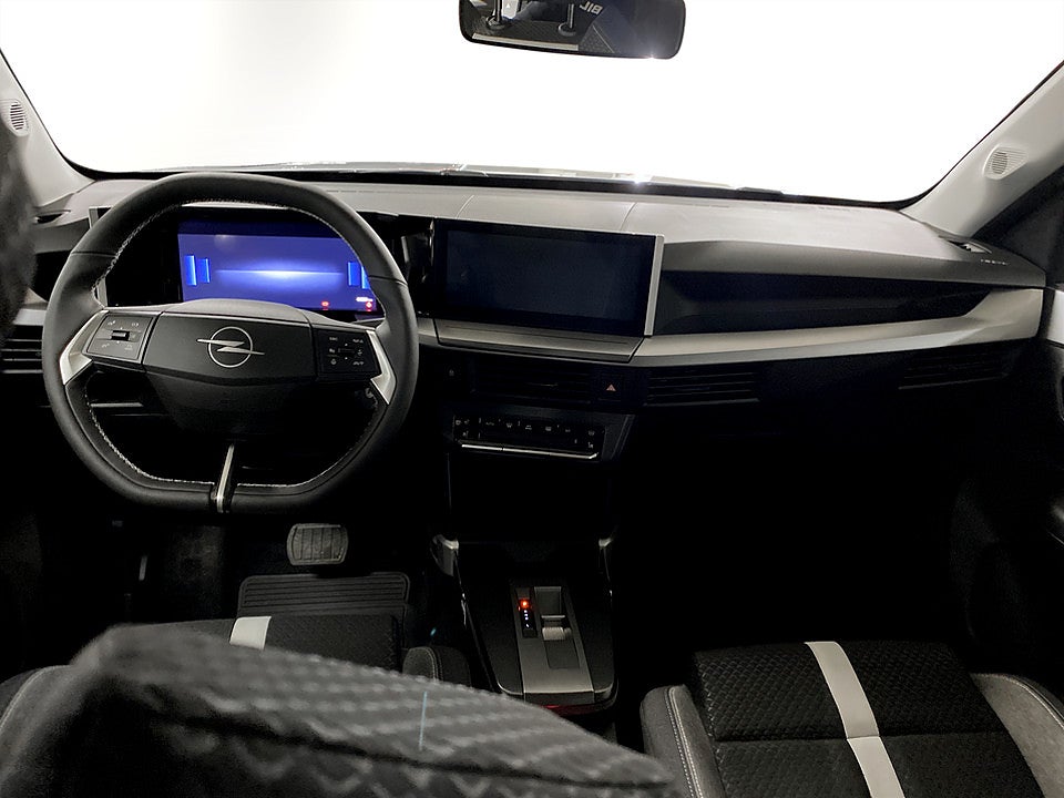 Bild på Opel Frontera Hybrid 136hk Aut - B-KAMERA, CARPLAY