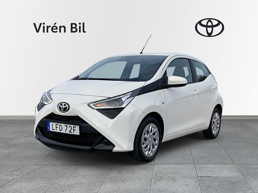 Toyota Aygo 5-dörrar 1.0 X-Play (Vinterhjul+Motorvärmare)