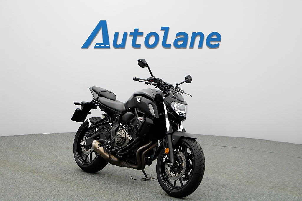 Yamaha MT-07 *Nyservad, Nya däck 