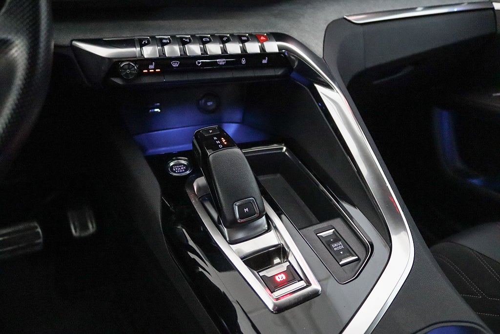 Peugeot 3008 1.5 BlueHDi 130 EAT GT-Paket Navi CarPlay