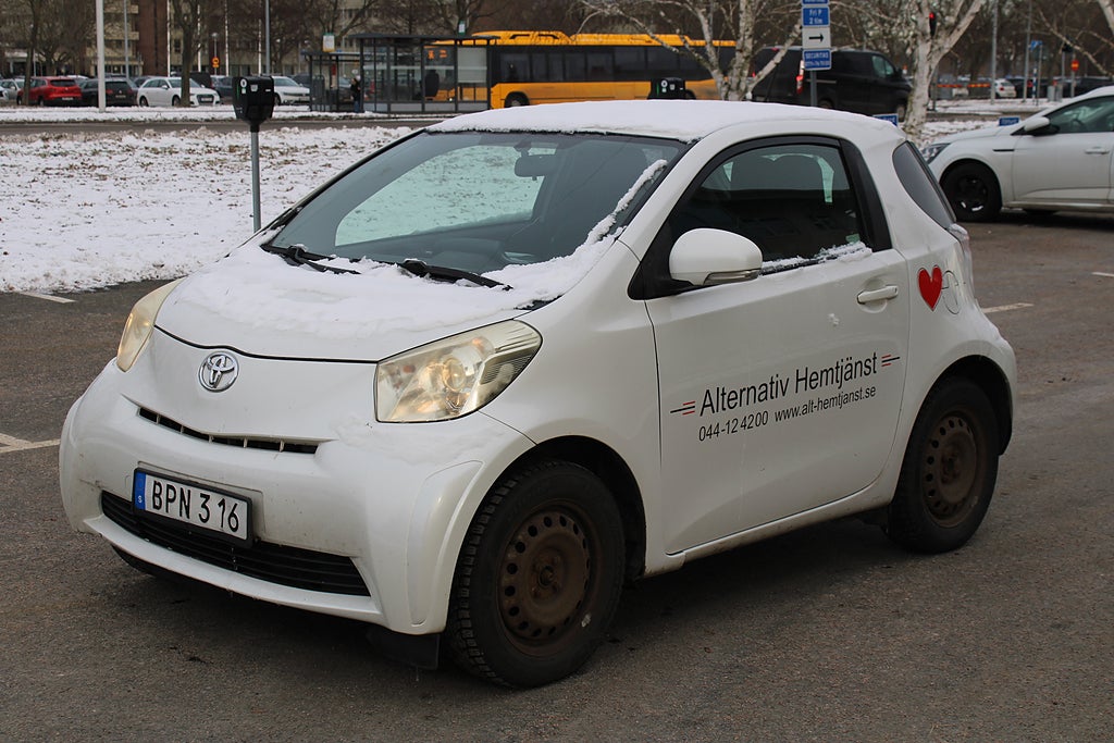 Toyota iQ 