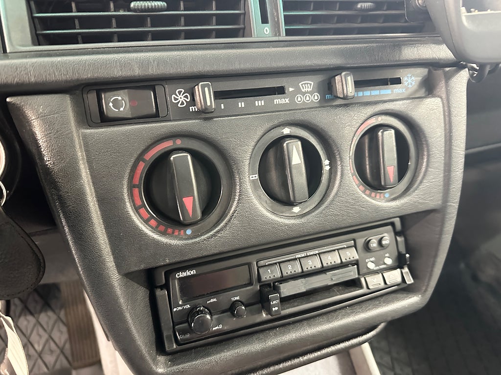 Mercedes-Benz 190 190 E 2.6 Automat Ac 160Hk 6 cylinders Fin bil thumbnail