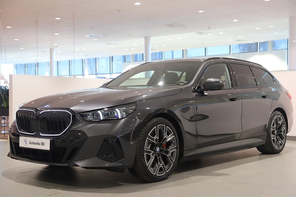 BMW 530e xDrive Touring Bowers & Wilkins // Panorama