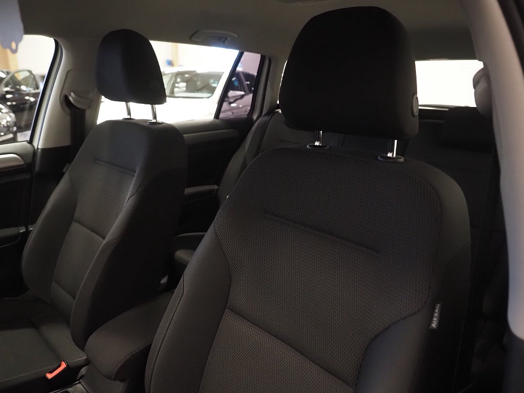 Volkswagen Golf Sportscombi 1.2 TSI 110hk Parkeringssensorer 2017