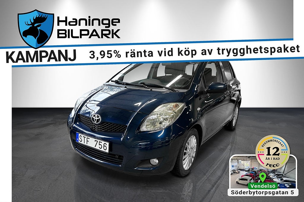 Toyota Yaris 5-dr / KAMKEDJA / SUPERDEAl 3.95% / LÅGA MIL / 