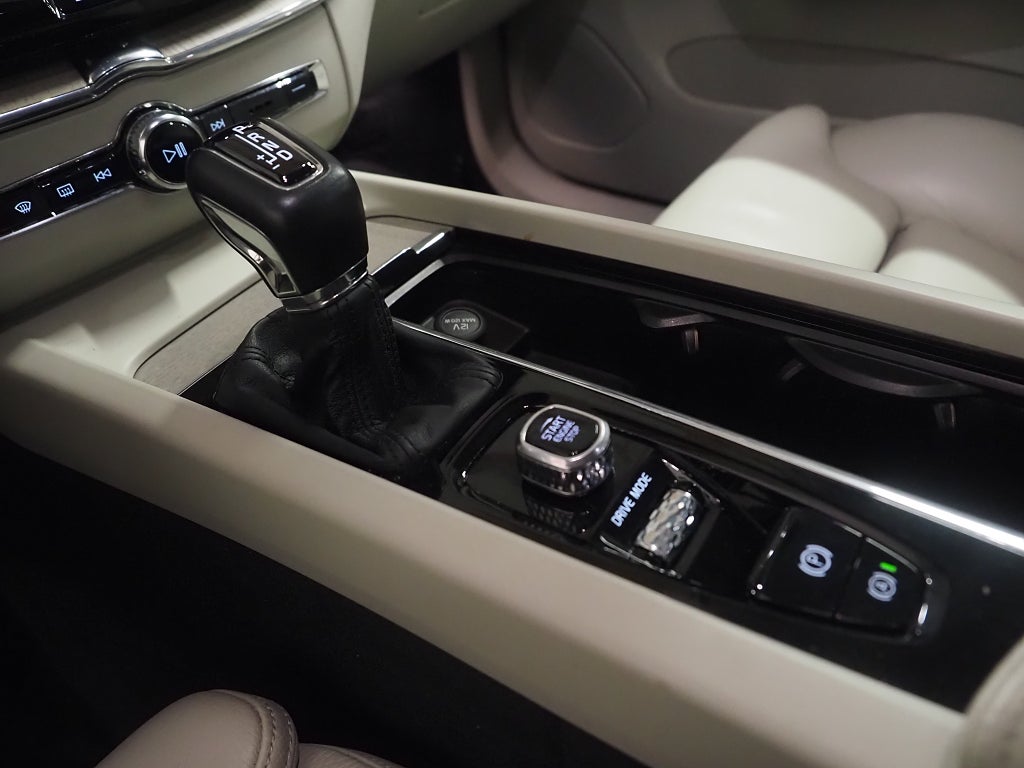 Volvo XC60 D5 AWD Geartronic Inscription Polestar Pano Skinn Navi 2018