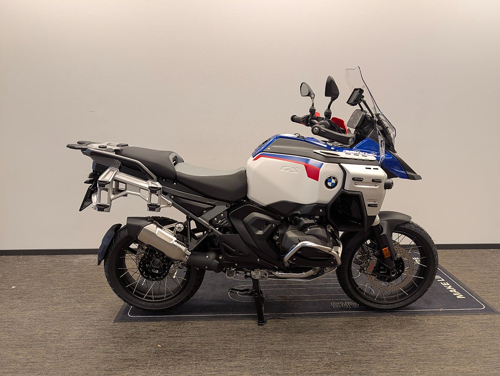 BMW R1300GS Adventure Trophy Höjd 860-890mm KAMPANJ Touringpaket och