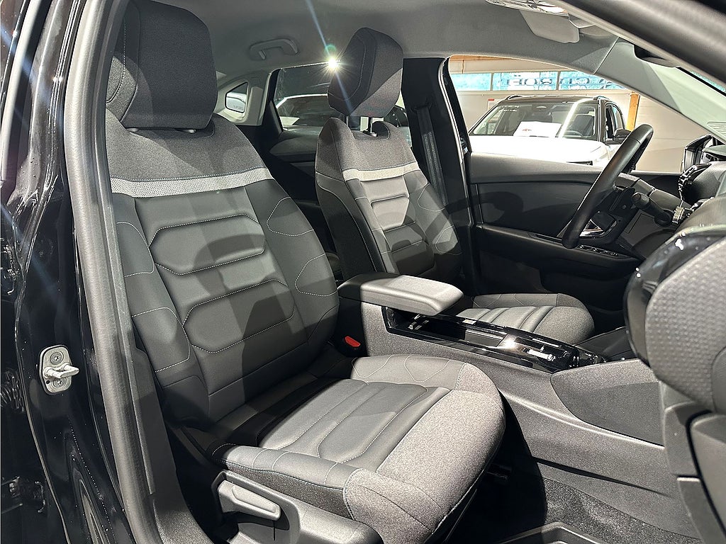 Bild på Citroën C4 X Shine 1.2 PT 130hk Aut - 360-KAMERA,NAV,HUD