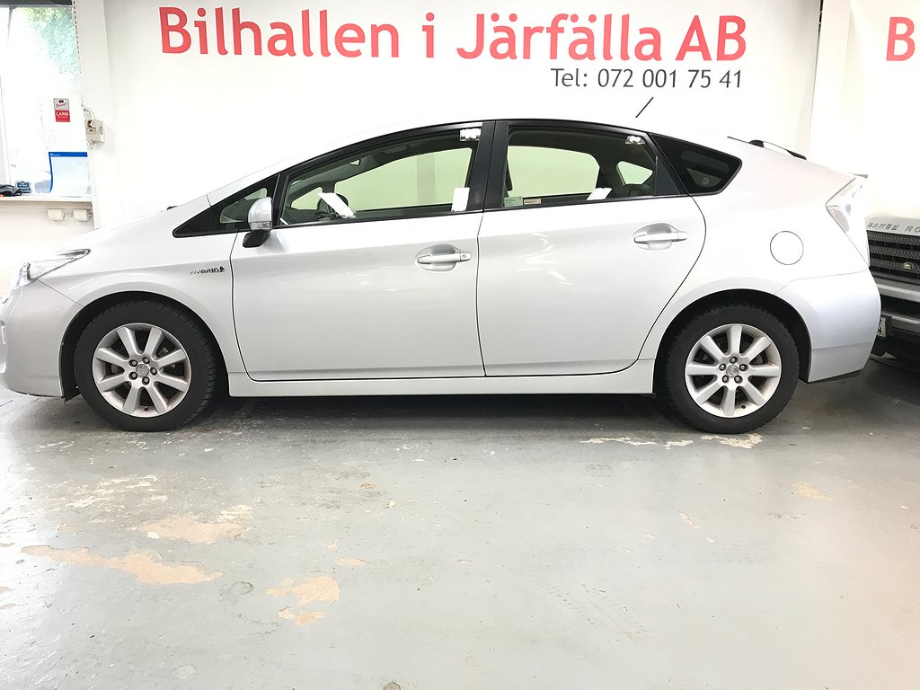 Toyota Prius Hybrid CVT Euro5 GPS Backkamera 4 ägare Ny bes 