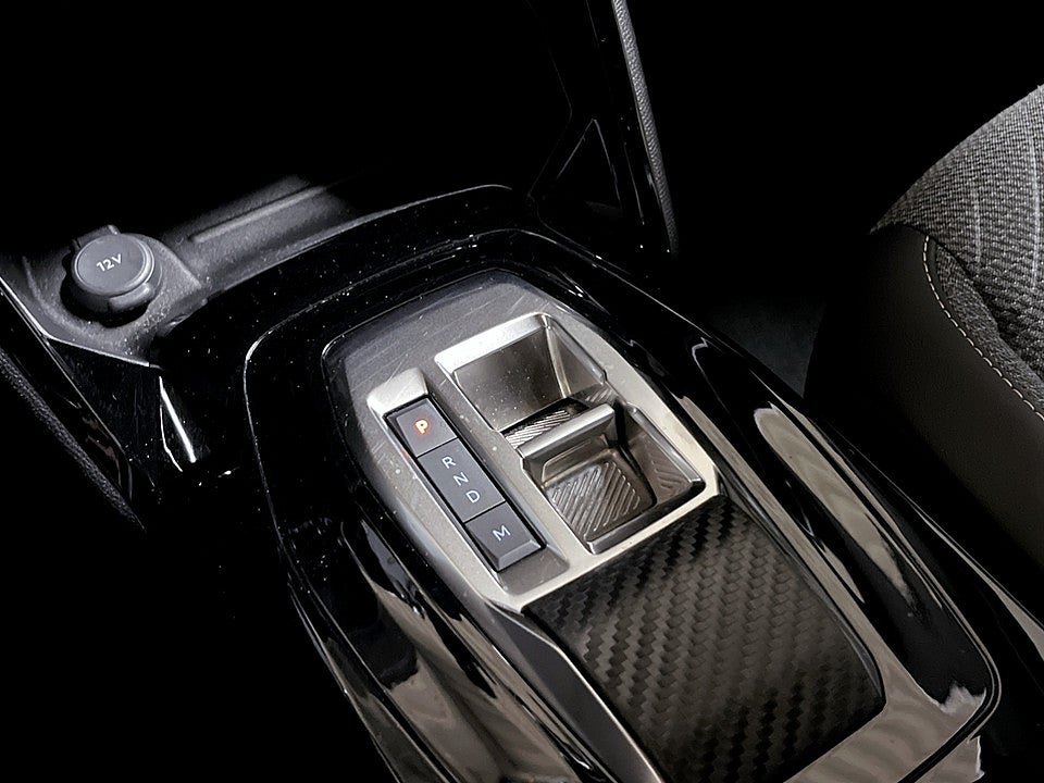 Bild på Peugeot 2008 Allure 1.2 PT 130hk Aut B-KAMERA CARPLAY