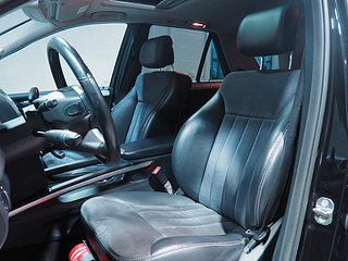 SUV Mercedes-Benz ML 13 av 24