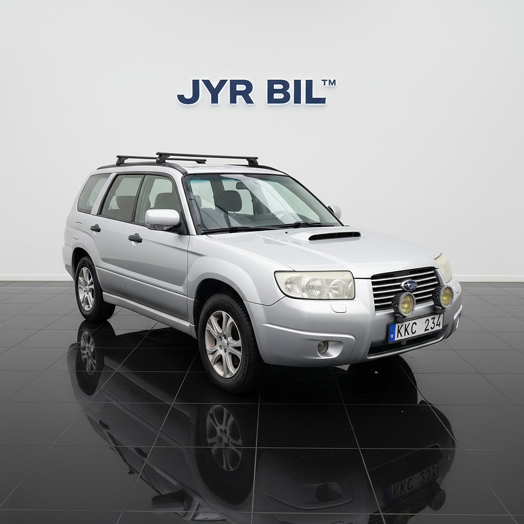 Subaru Forester XT 2.5 230hk 4WD  / Panorama / Drag / GPS / Skinn