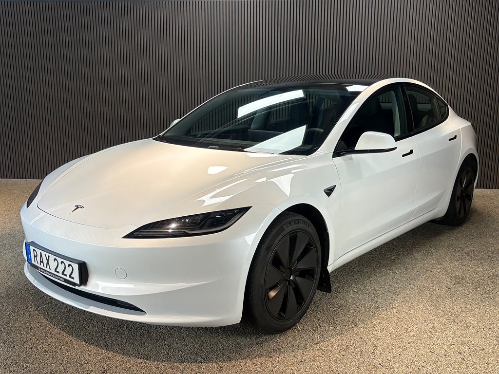Tesla Model 3 Standard Range | Highland | Panorama | Autopilot