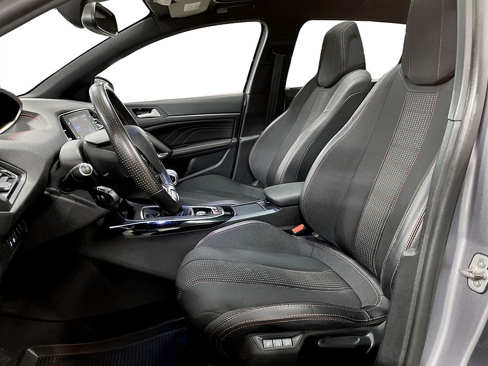 Bild på Peugeot 308 5D GT-Line 1.2 PT 130hk GLASTAK P-SENSORER 