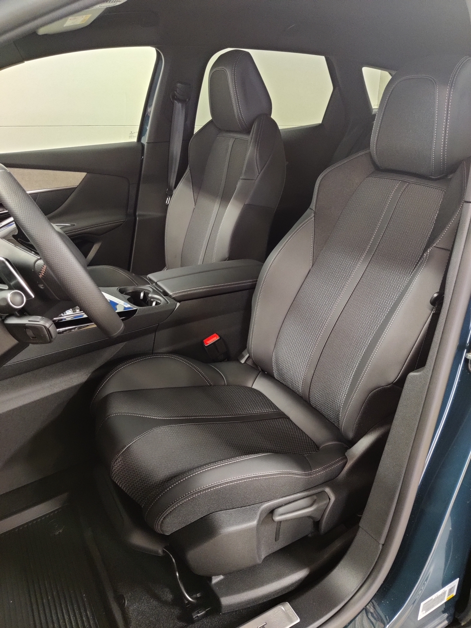 Peugeot 3008 GT PureTech 130 AUT DEMO 2022, kuva 6/36