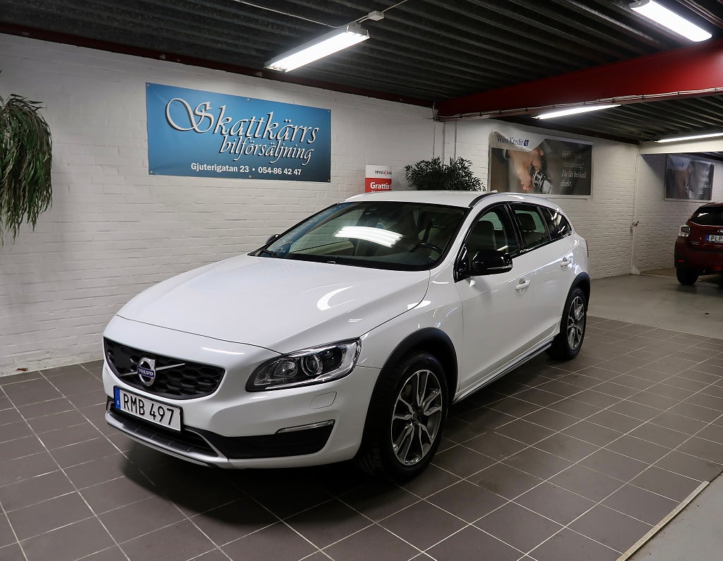 Volvo V60 Cross Country D4 AWD Geartronic Classic, Summum Skinn Värmare Drag