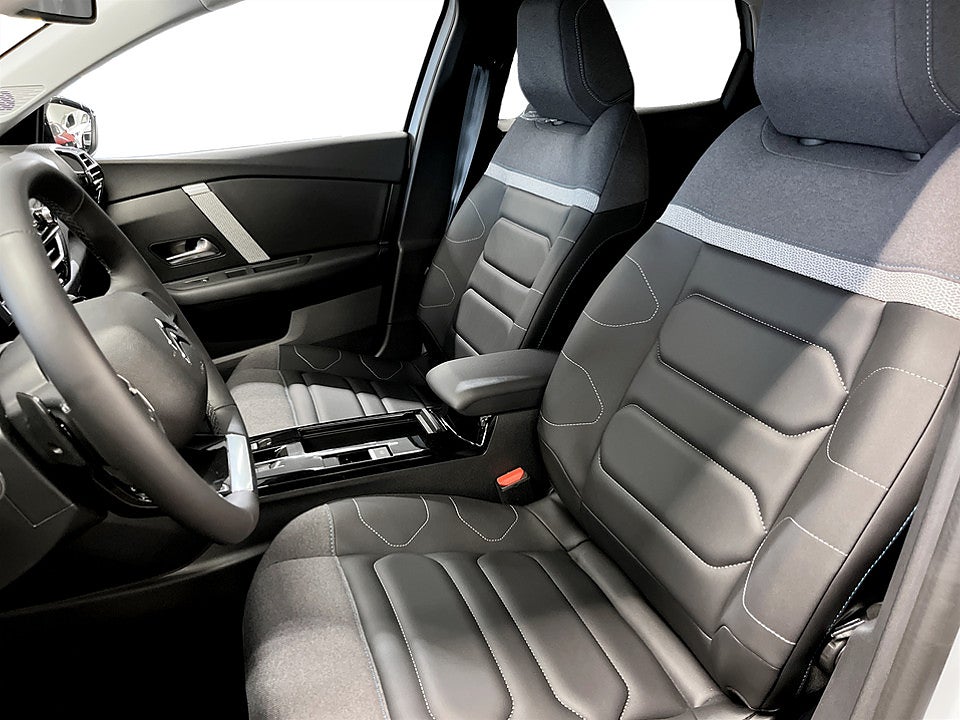 Bild på Citroen C4 X Shine 1.2 PT 130hk Aut B-KAMERA CARPLAY