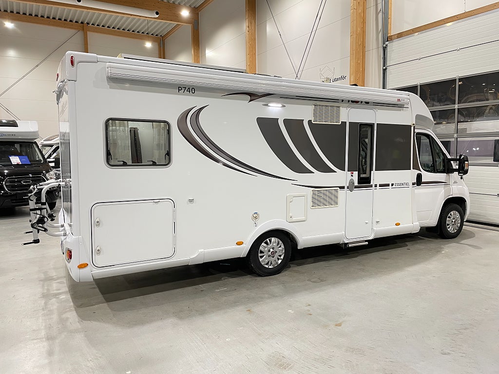 Pilote Essentiel P 740 GJ /ALDE/Solcell/B-körkort/Ugn/Långbäddar - Pilote