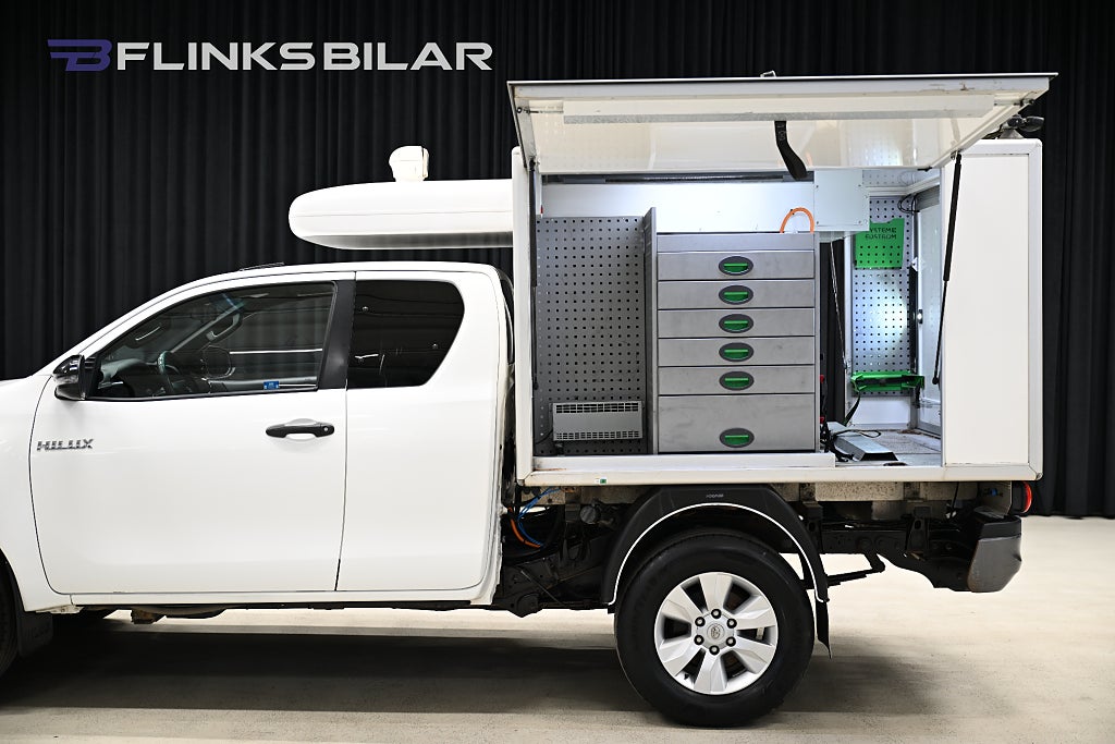 Toyota Hilux AWD 150HK Servicebil|Inredd|Omvandlare|Solceller|SeUTR!
