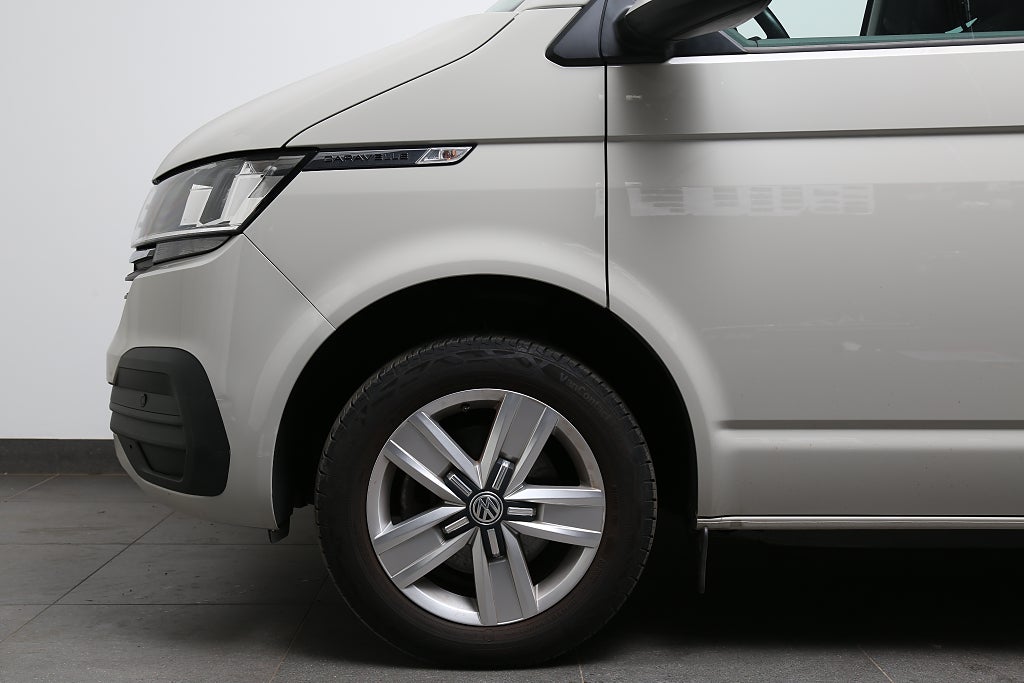 Volkswagen Caravelle 2,0 TDI Comfortline Kombi 9-sits Värmare Drag Leasbar