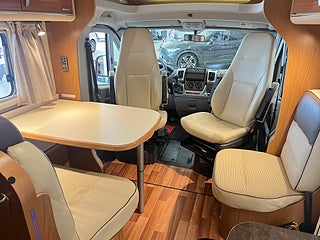 Husbil-halvintegrerad Hymer T 674 SL 14 av 30