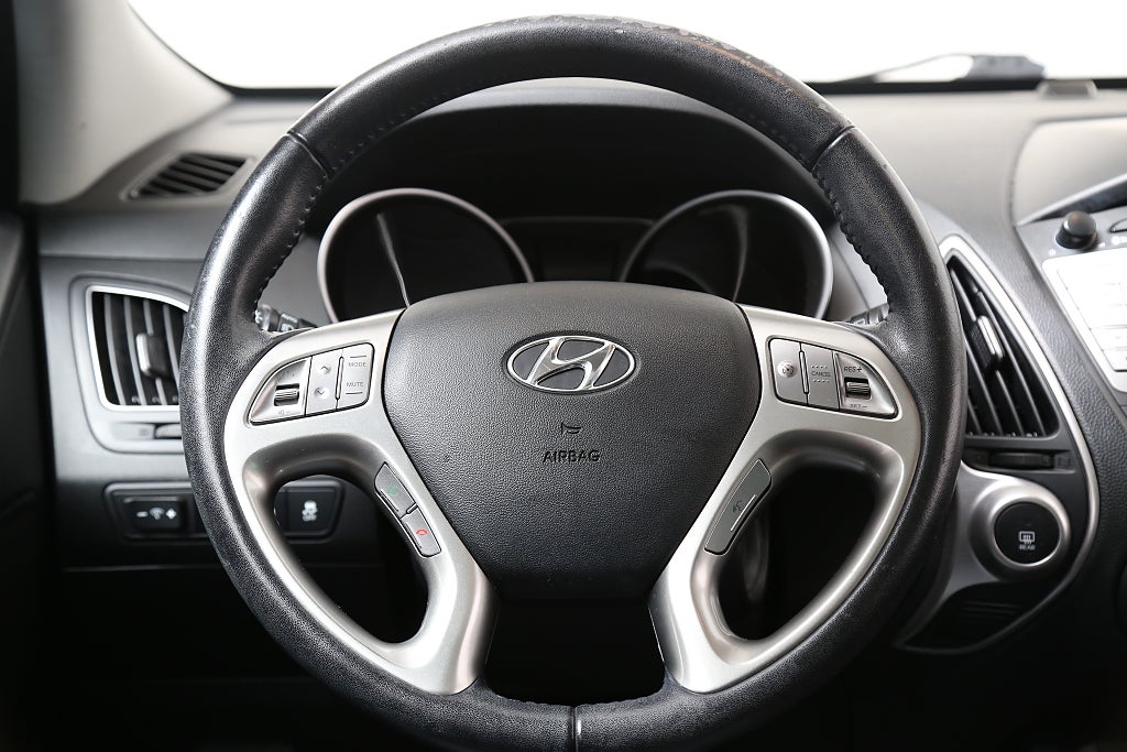 Hyundai ix35 2,0 163hk 4WD Aut Kamera I Panorama I Navi I 5246 mil 2012