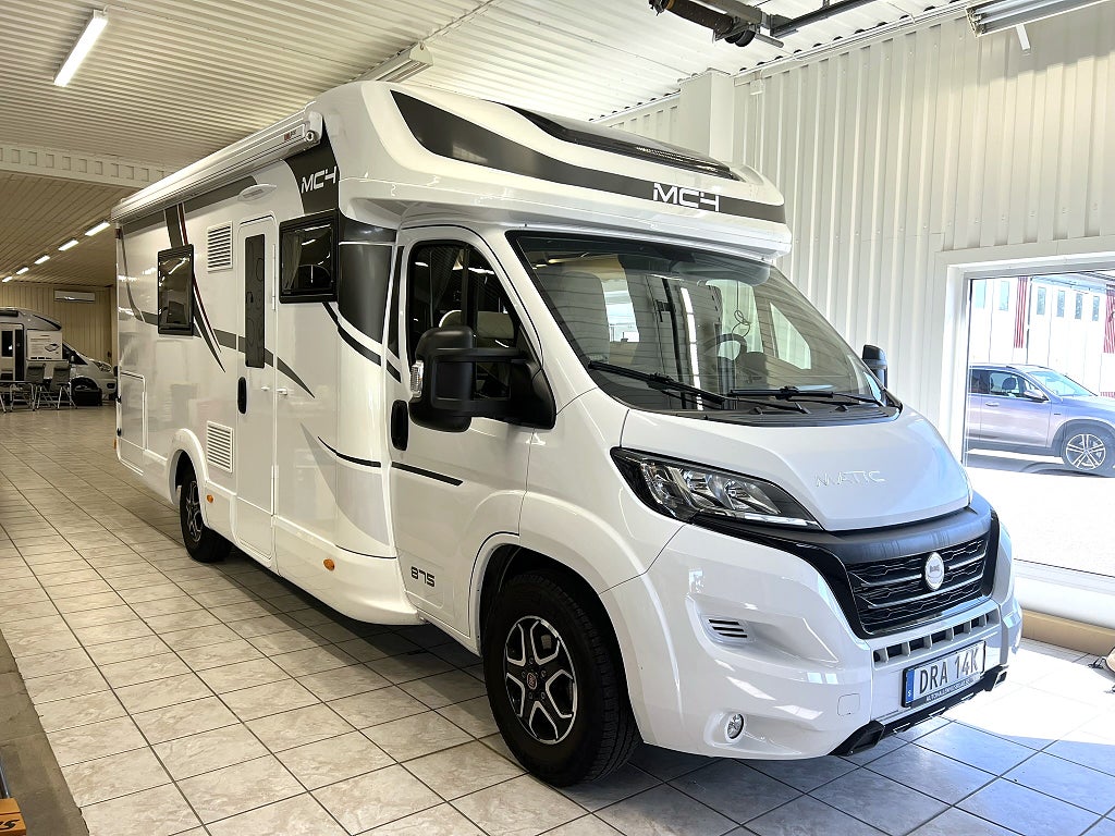 McLouis MC4 875 Långbäddar och Toalett bak