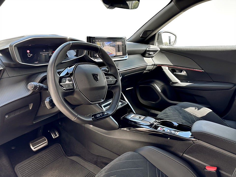 Bild på Peugeot 2008 GT 1.2 PT 130hk Aut B-KAMERA CARPLAY ELSTOL