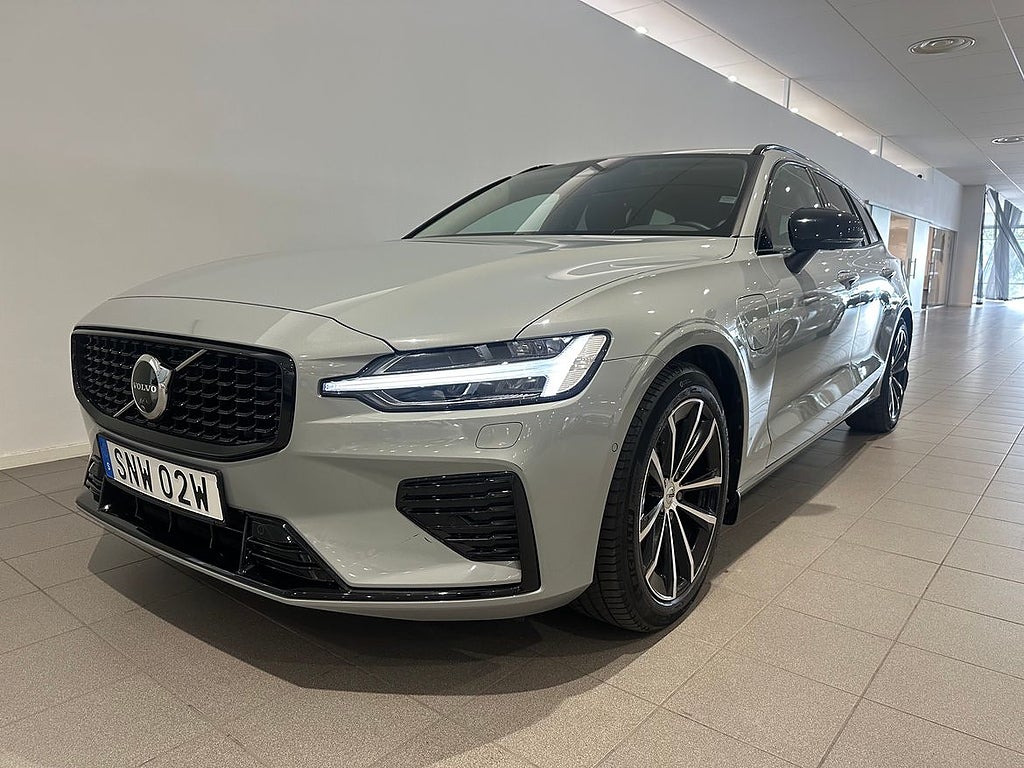 Volvo V60 T6 Plus Dark Nordic Edition / 360 Kamera / Navi...