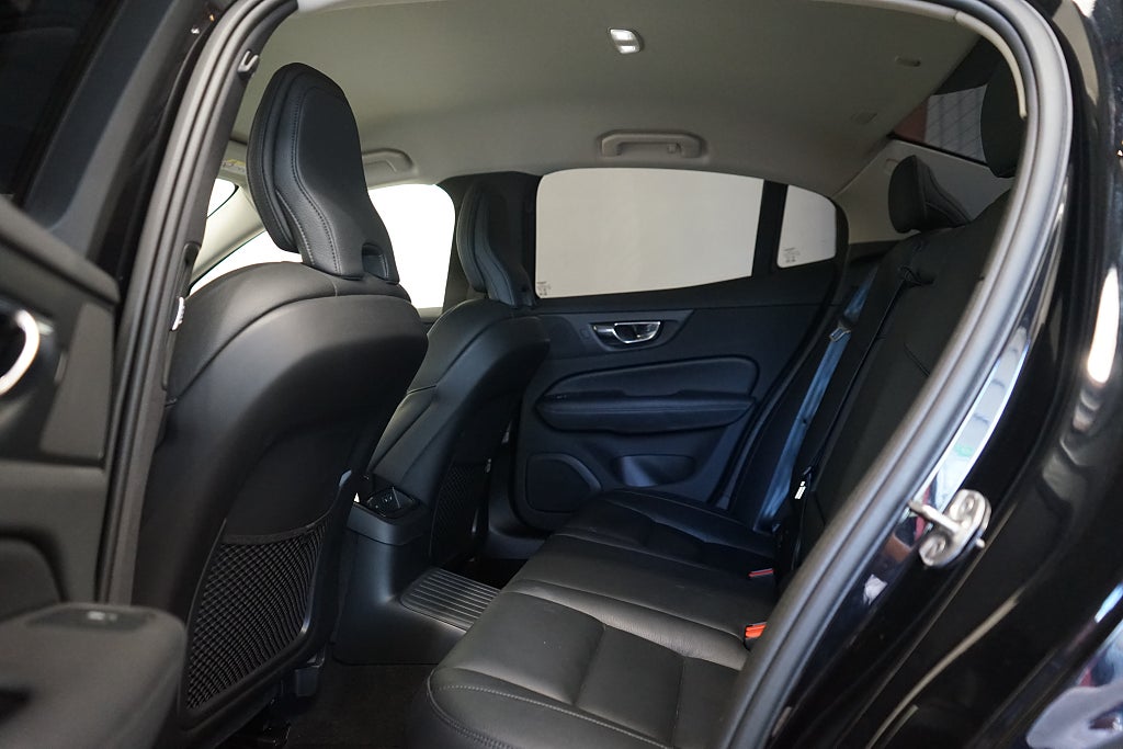 Volvo S60 Recharge T8 AWD Plus Dark 456hk