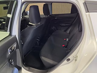 Suzuki Swift 1.2 Dualjet DOHC 16V VVT AllGrip Euro 6 — bild 8 av 11