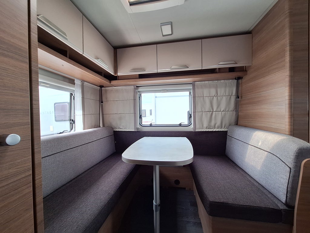 Knaus Sport 420 QD Dubbelbädd