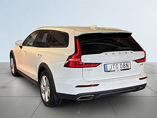 Volvo V60 Cross Country B4 AWD Advanced Pro Edition Lågmil/MOMS/Ledramp/SoV bakifrån