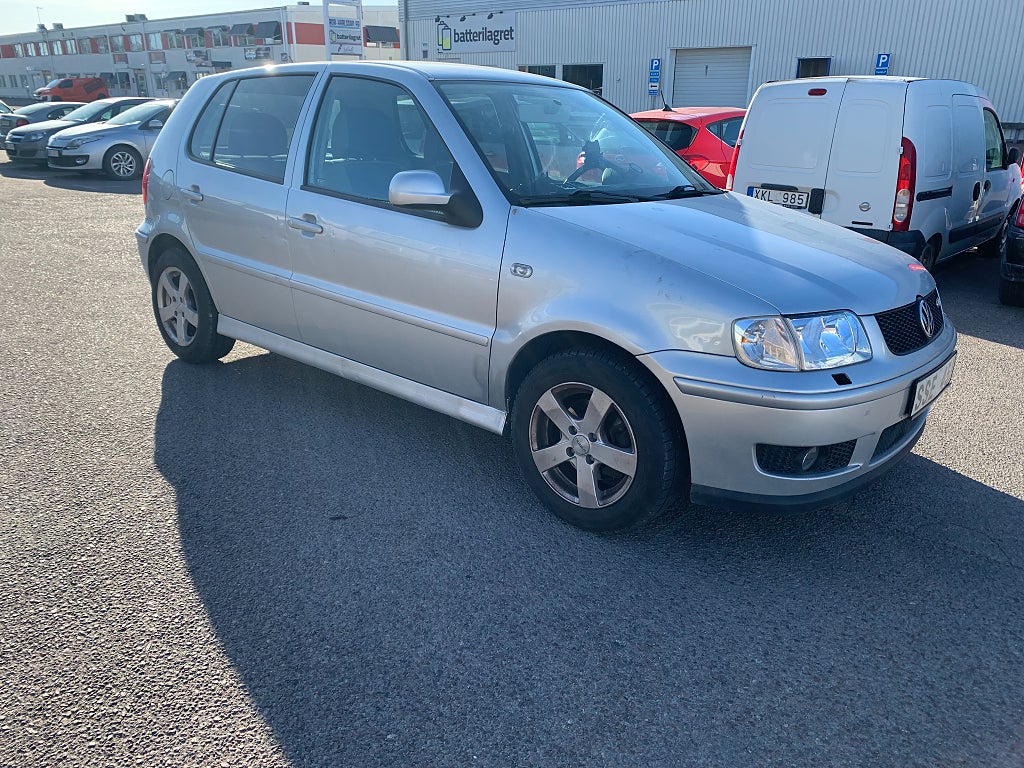 Volkswagen Polo 1.4 Comfortline servad Besiktad Dragkrok AC