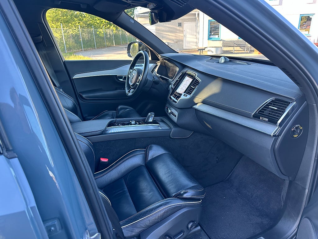 Volvo XC90 B5 AWD R-Design Pro Edition / 7sits