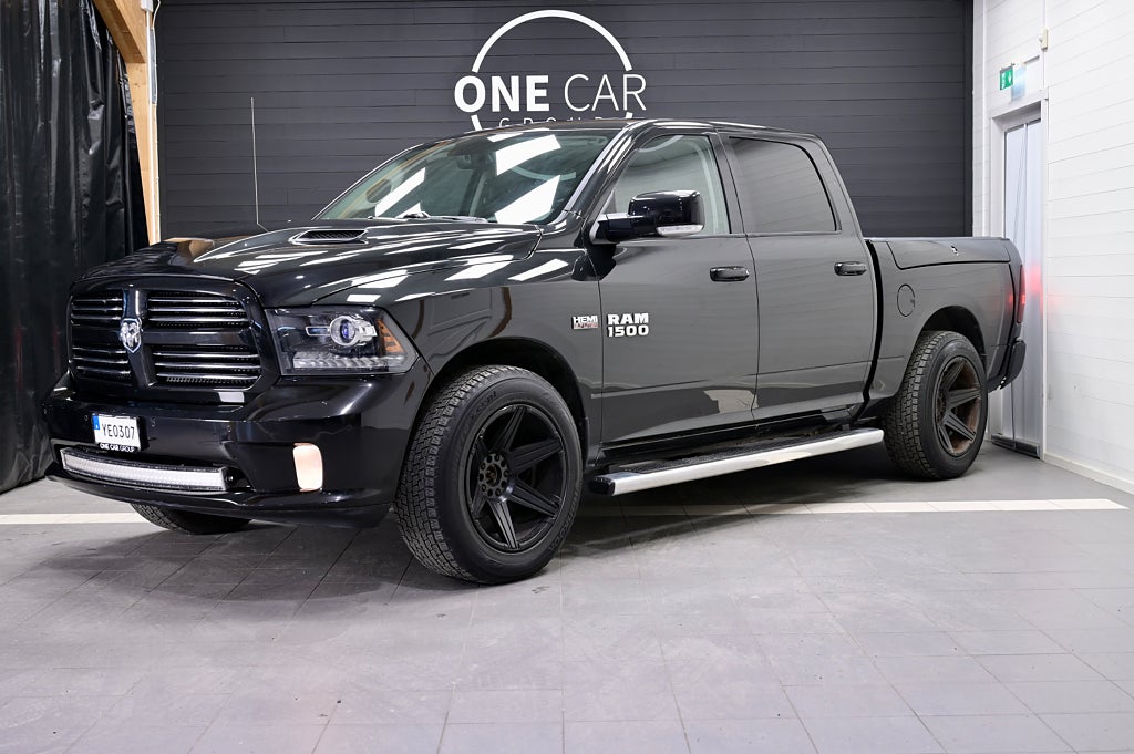 Dodge RAM 1500 5.7 V8 HEMI 4x4 Sport MOMS Rambox 