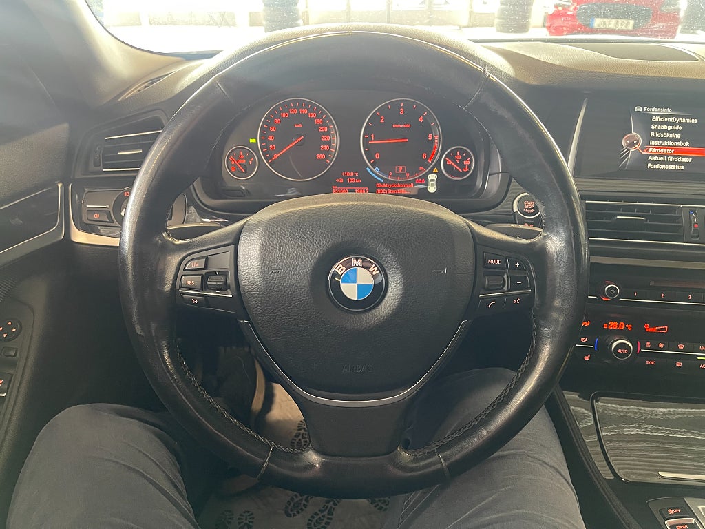 BMW 520d xDrive Touring 190 hk VÄRMARE DRAG