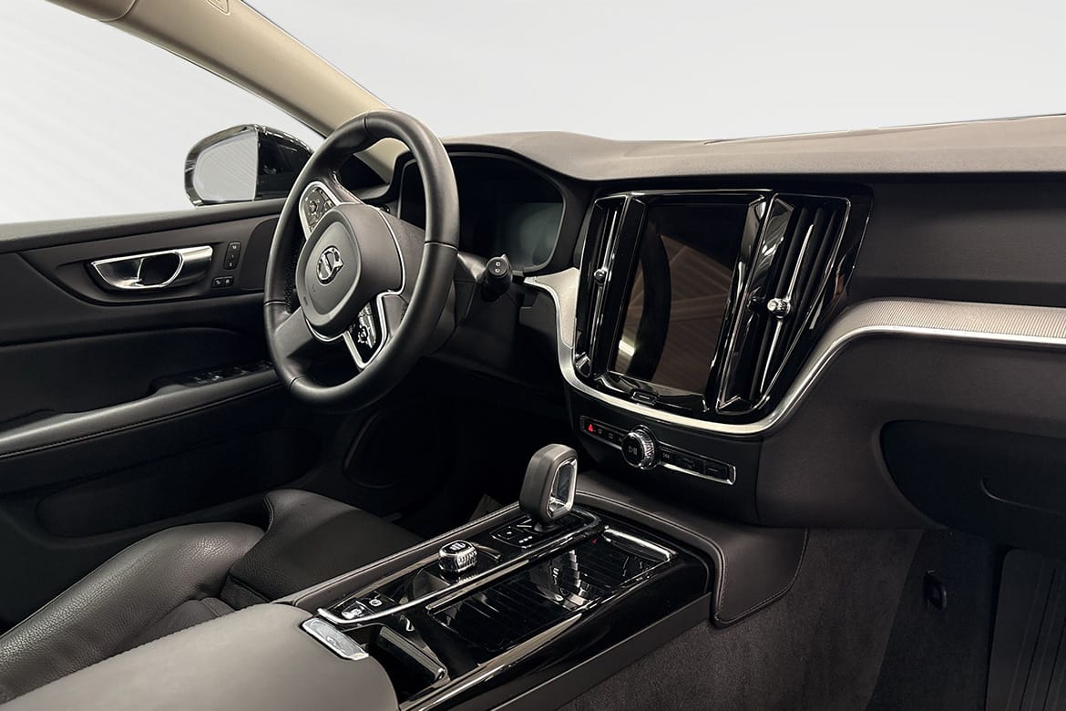 Volvo V60 T6 Plus Dark Edition 2025, photo 6/10