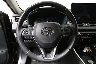 SUV Toyota RAV4 17 av 28