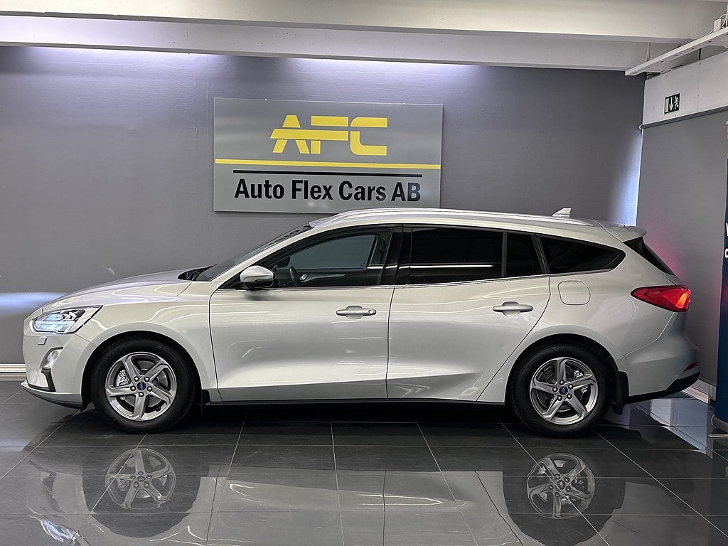 Ford Focus Kombi 1.0 EcoBoost Titanium Plus | HUD | VÄRMARE | DRAG