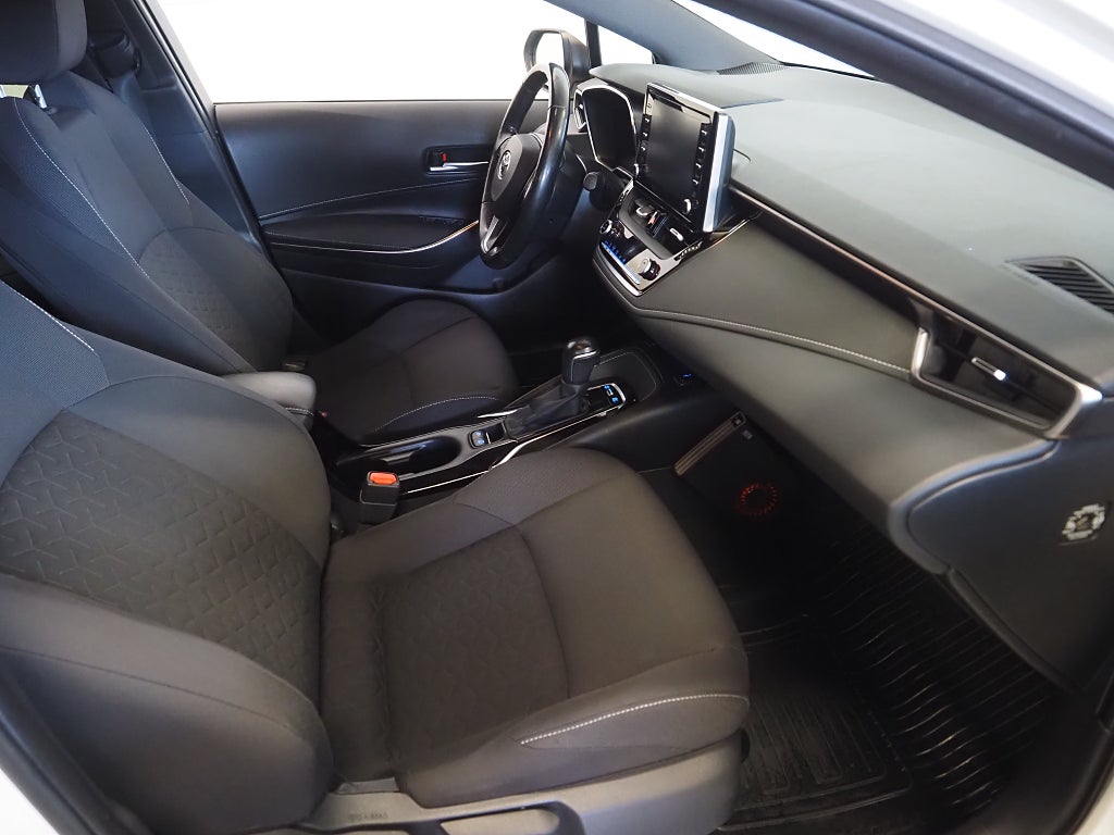 Toyota Corolla Touring Sports Hybrid e-CVT Style Drag M-Värmare Kamera 2019
