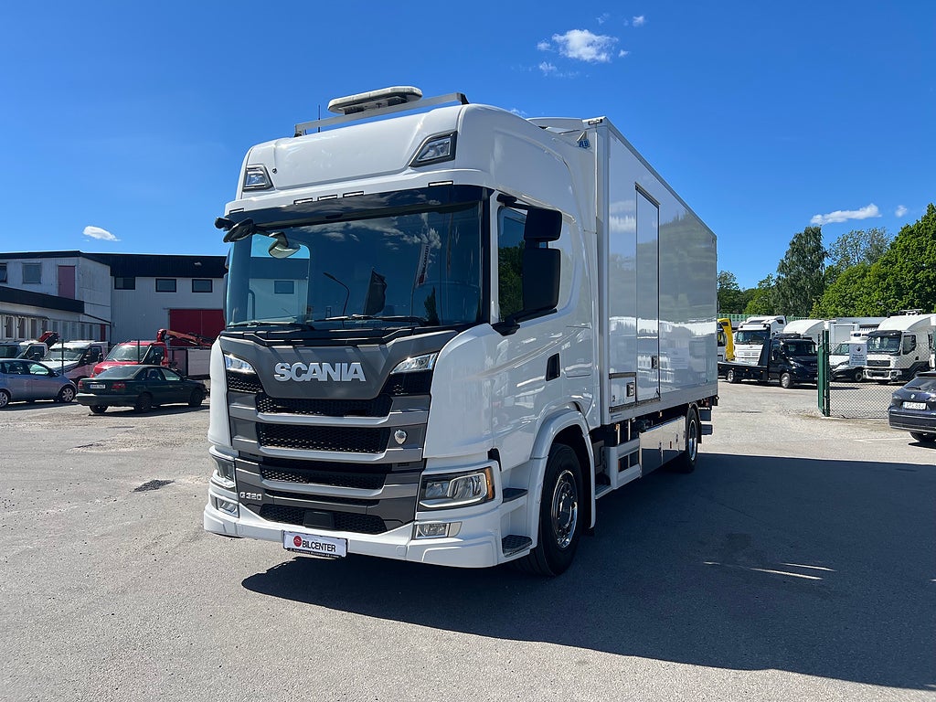 Scania G320 4x2 Maskintransport, Borrigg, Servicebil