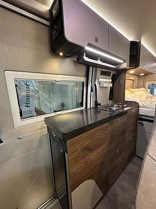 Husbil-halvintegrerad Robeta Adonis Mercedes 4x4 190HK AUT 11 av 26