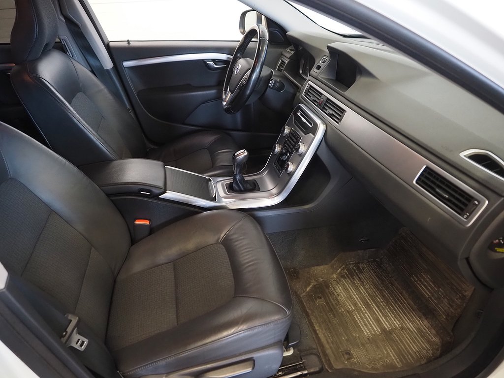 Volvo V70 D4 181hk Momentum Drag Navi VOC Kamrem Bytt 2015