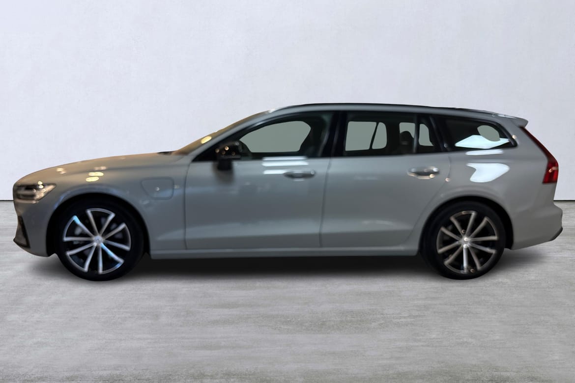 Volvo V60 T6 Plus Dark 2025, kuva 2/10