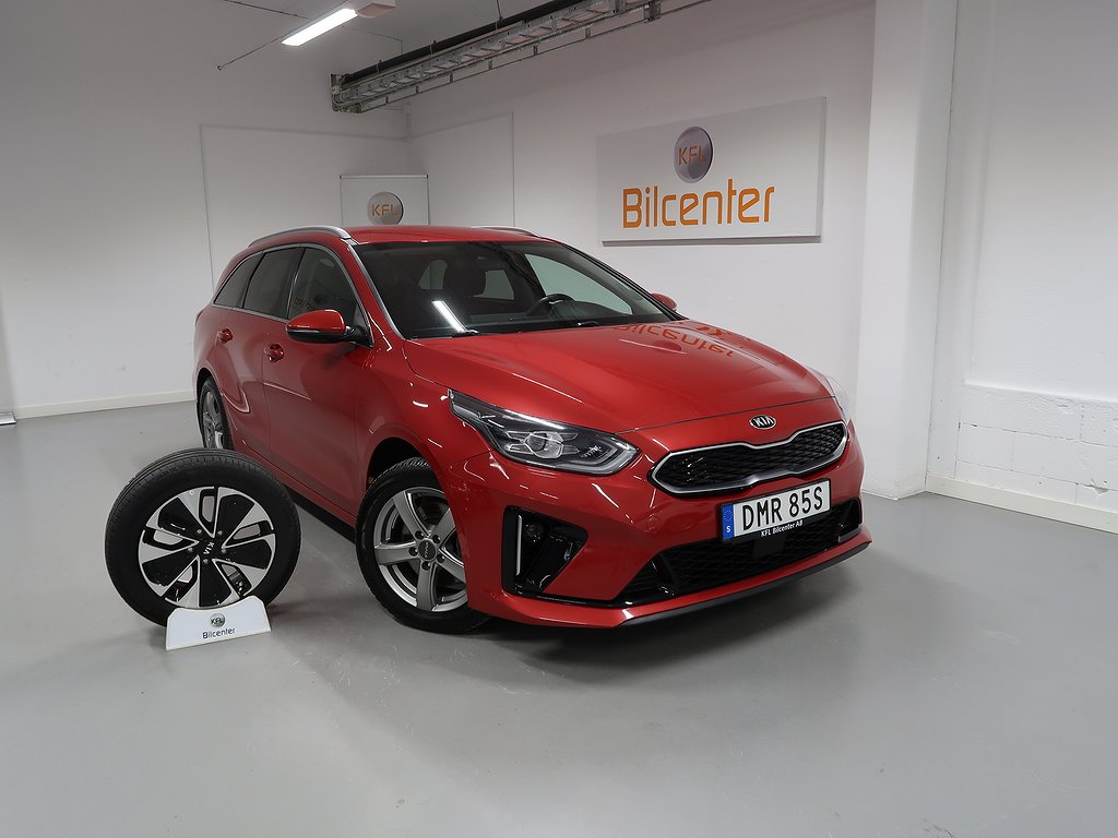 Kia CEED *3,99% RÄNTA* Plug-in Hybrid V-Däck ingår Drag-Navi-Kamera-Carpl