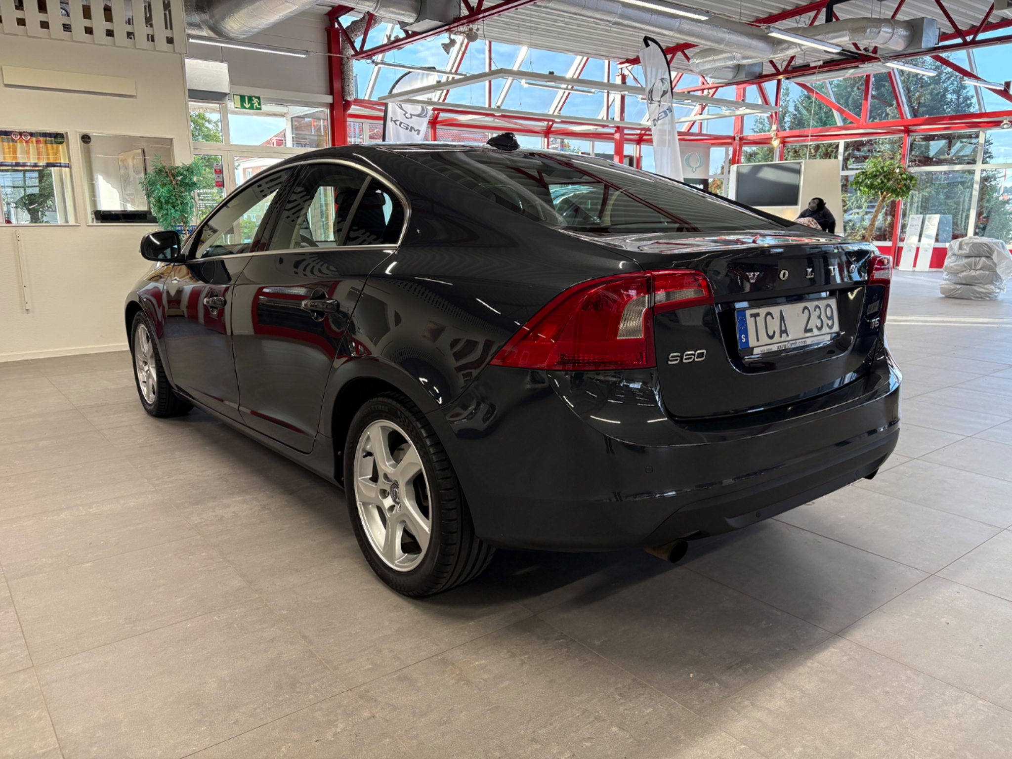 Volvo S60 T5 Summum Kamrem bytt v-hjul 2011, bild 3/10