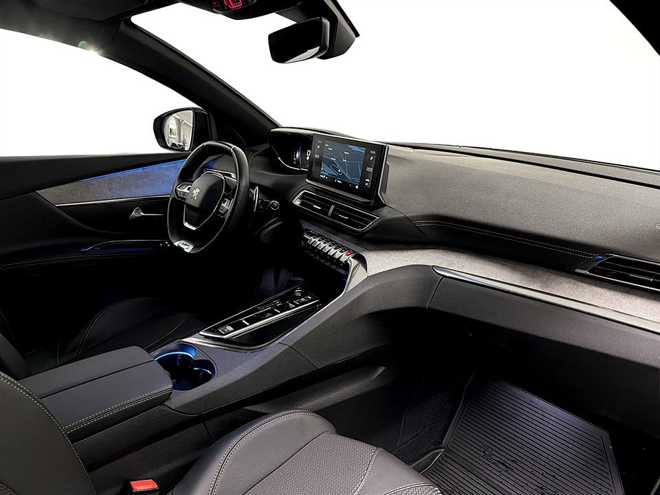 Bild på Peugeot 5008 GT 1.2 PT 130hk Aut 7-SITS B-KAMERA CARPLAY
