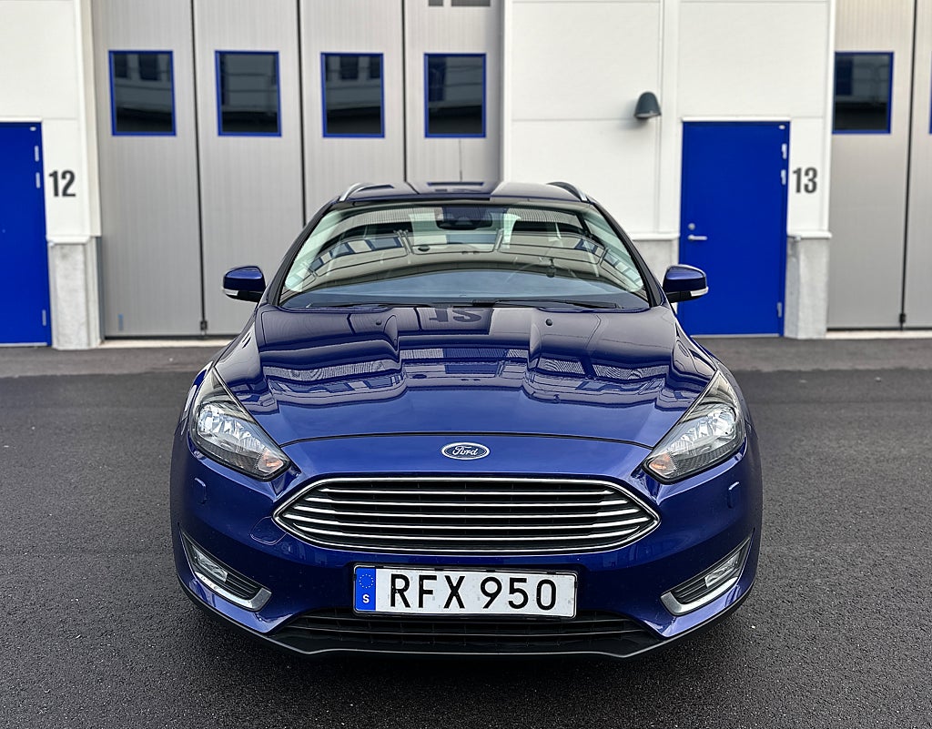 Ford Focus Kombi 1.0 EcoBoost Titanium Euro 6// Dragkrok
