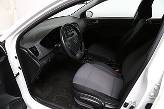 Halvkombi Hyundai i20 13 av 24